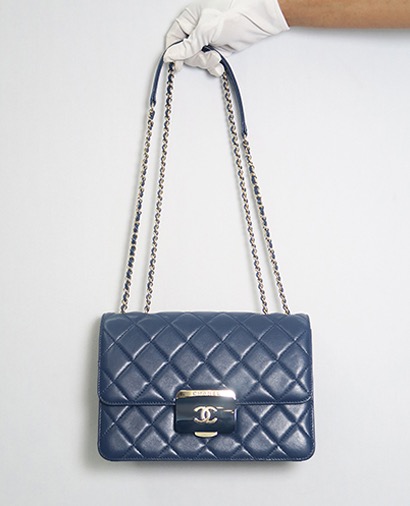 Beauty Lock Flap Bag, front view